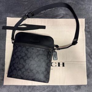 Houston flight bag in Signature Canvas